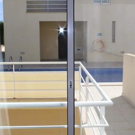 Apartment V2 Patroves *